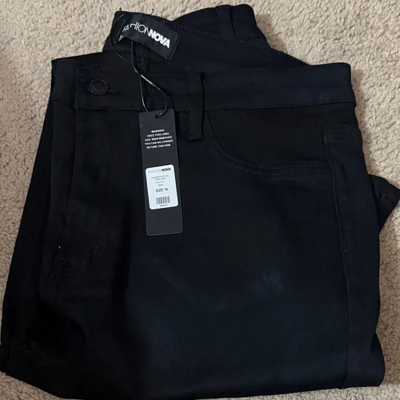 Brand New with Tag Black Fashion Nova Eva Super Soft Curvy Skinny Jeans - Picture 3 of 4